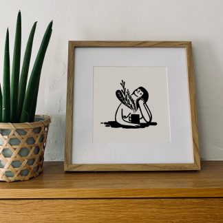 Print de mujer tomando te y pensando, de 20x20cm estampada a mano con linograbadp y blockprinting
